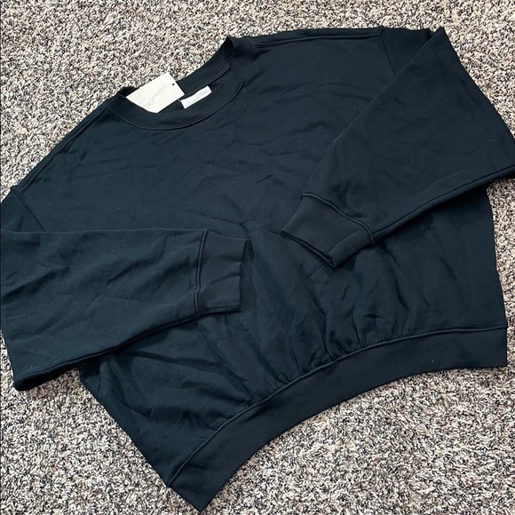Universal Thread Black Crewneck Boxy Relaxed Sweatshirt Woman’s Var Sizes  | NWT - Picture 2 of 4